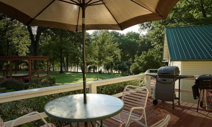 Norfork Cabina | "The Wilson Cabin" Cozy Accommodation on the River