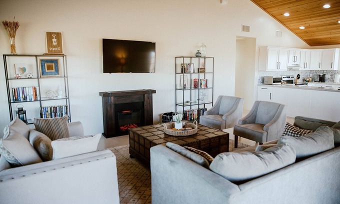 Sonoita Casa | The "Wine Down" Lodge