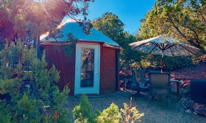 Zuzax Villa | YOGA YURTA en SOSTENIBLE SUNNY MELLOW ECO VILLA