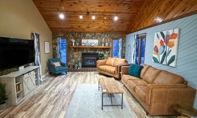 Spearfish Casa | Gran casa encantadora para grupos y entretenimiento con juegos de arcade.