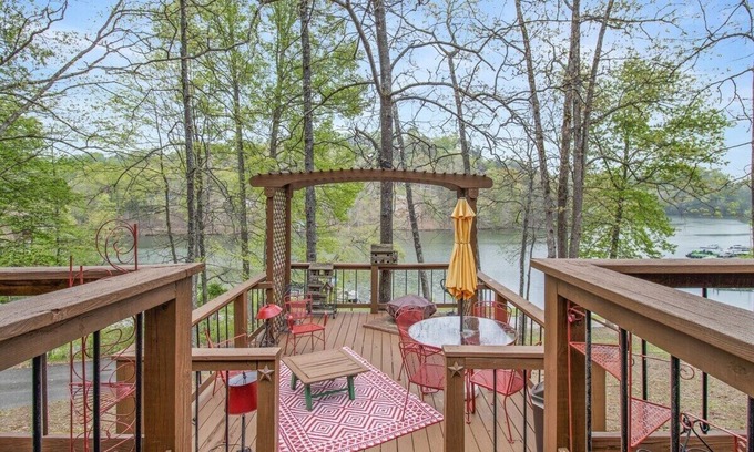 Pittsburg Apartamento | This apartment is a 1 bedroom(s), 1 bathrooms, located in London, KY.