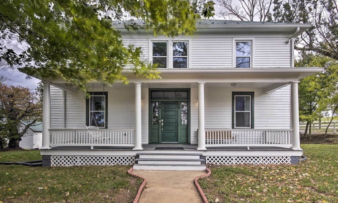 Leesburg Casa | ¡NUEVO! ¡Casa clásica 'Thomson Farm' cerca de viñedos!