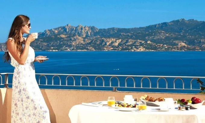 Capo d'Orso Apartamento | Apartamento de tres habitaciones con vistas al mar Residence Il Mirto, del grupo Delphina, en Palau