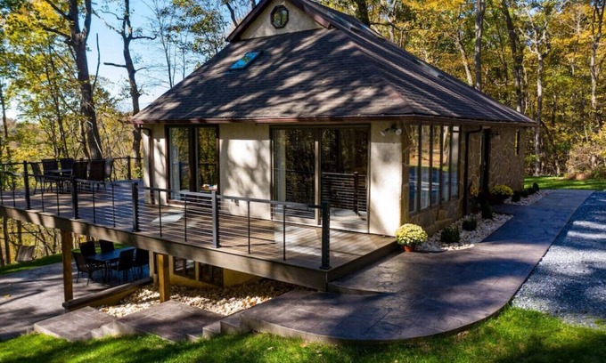 Lewisville Cabaña | Thunder Hill Retreat - Spacious/Deck/Hot tub