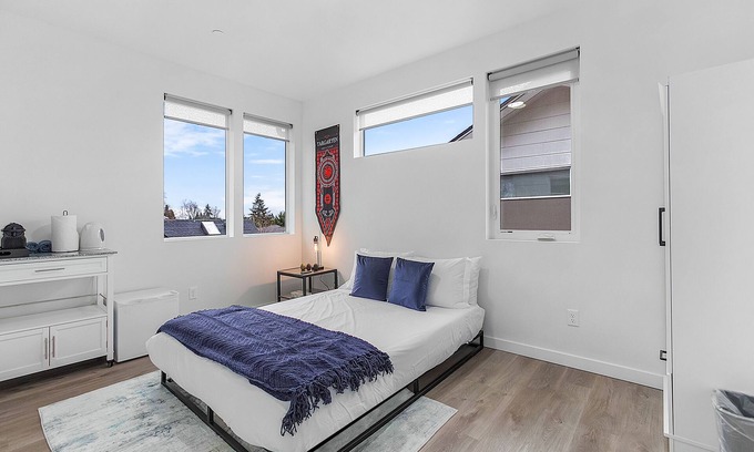 Capitol Hill Casa | Tides of Seasmoke Suite