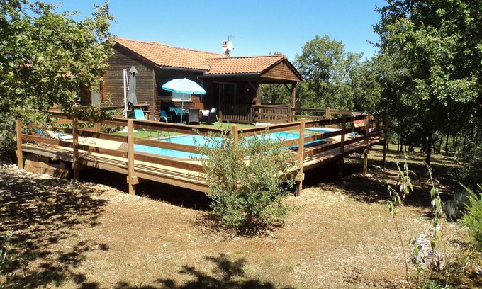 Vers Casa | Casa de marco de madera con jardín