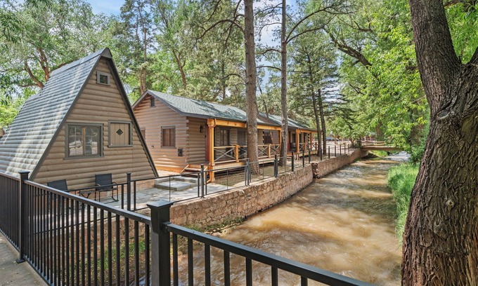 Colorado Springs Cabina | Timber Lodge Cabin 1