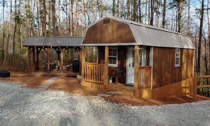 Salem Cabina | Pequeña cabaña, alquileres de Country Living Tanyard, LLC