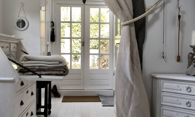 Oud-Zuilen Cabina | Pequeña cabaña en el pueblo de OZ