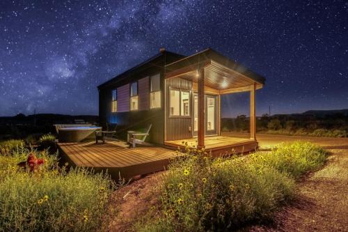 Kanab Casa | Tiny Home w Panoramic Views Hot Tub Near Zion