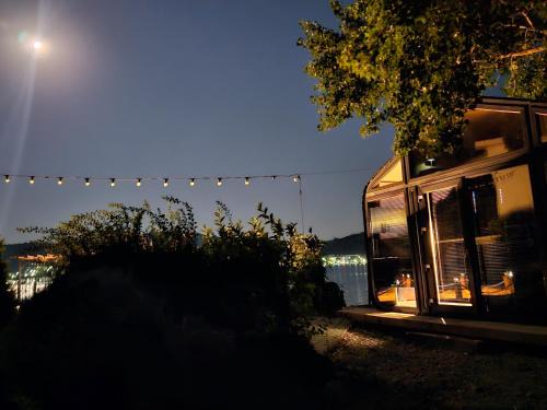 Orsova Cabina | Tiny hotel cabin