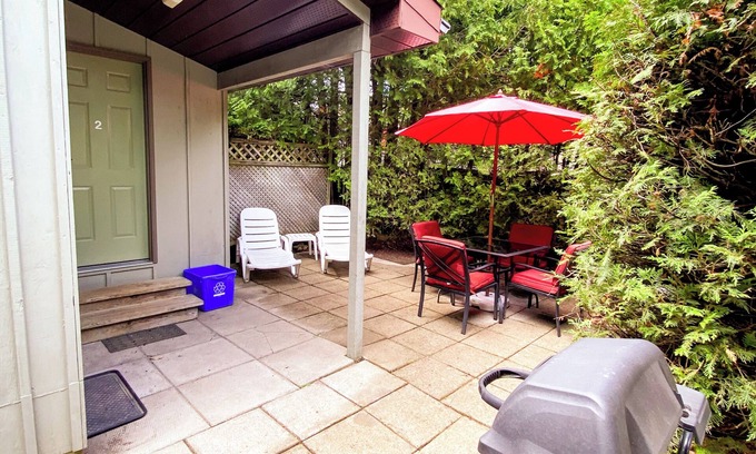 Sauble Beach Cabaña | Tiny Luxury Cottage 2