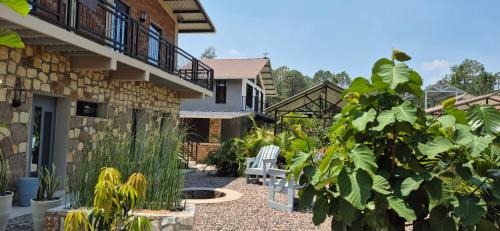 Francisco Morazan Chalet De Esquí | Tinyhouses and Tropical Gardens