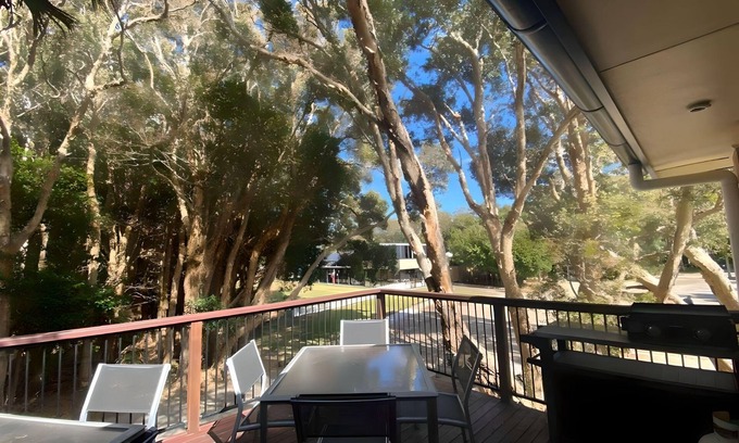 Tiona Otro | Tiona Palms Holiday Park