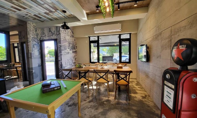 Sanxing Casa | Tipsy Snail