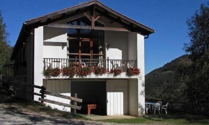 Valcarlos Cabaña | Casa rural con wifi cerca de Roncesvalles ideal para grupos. Ofrecemos cenas