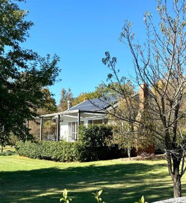 Milroy Apartamento | Toms Cottage - "Wilgowrah" -A Country Escape