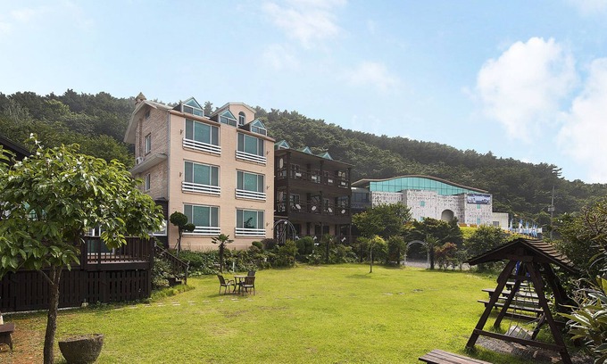 Yongnam-myeon Condominio | Tongyeong Paper Island Pension