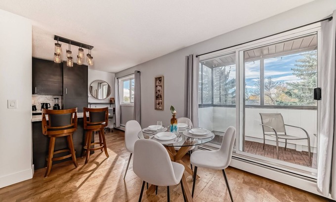 Fort Saskatchewan Apartamento | Top Floor Executive Luxury Condo Heated Underground Parking & only 3km’s to Dow