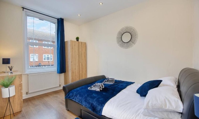 Bridgwater Casa | Top-Spec & Sublime - City Centre - Newbuild - 5*