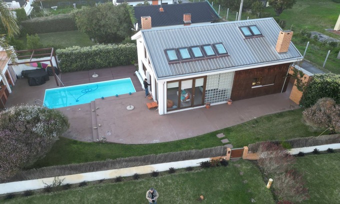 Torreira Villa | Villa en Torreira con piscina climatizada. Mascotas bienvenidas