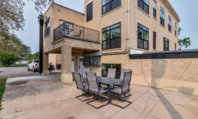 Sterling Apartamento | Totally remodeled Studios! #2