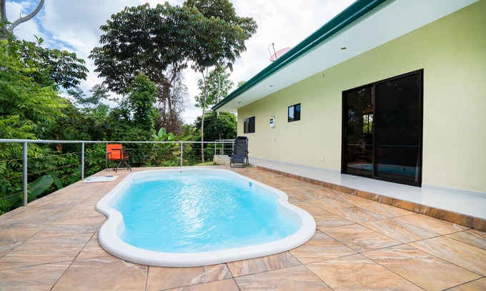 Parrita Casa | Toucan Villa / Dog friendly / Piscina y Wi-Fi