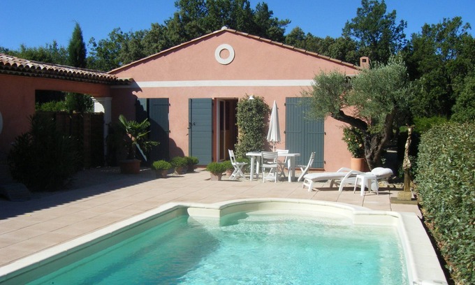 Ampus Villa | Cómoda casa de 3 recamaras 3 baños gran piscina tranquila.