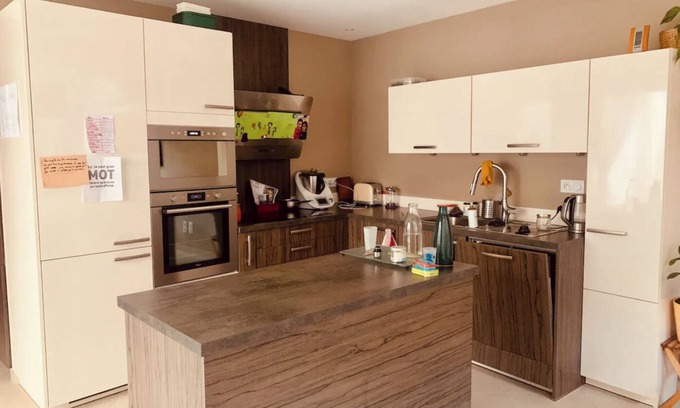 Saint-Serge Casa | Town house near town center + parks and gardens