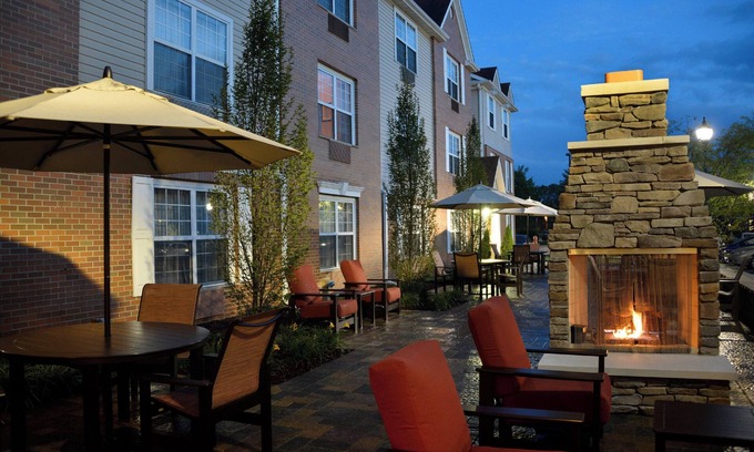 East Lansing Hotel | Towneplace Suites by Marriott East Lansing