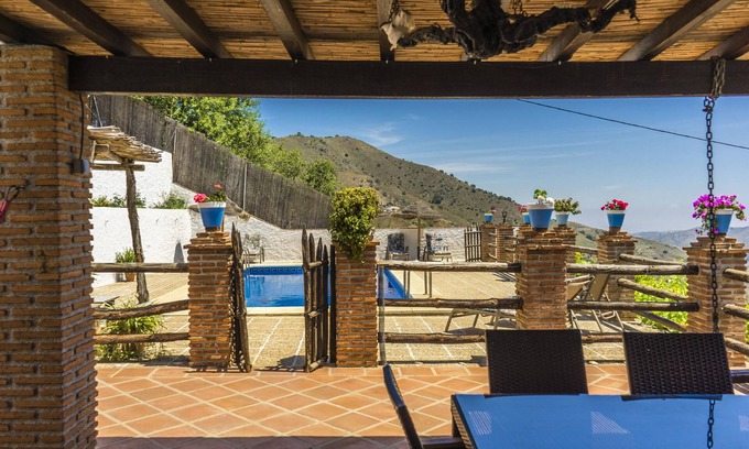 El Borge Cabaña | Traditional Málaga winehouse