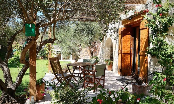 Kefalas Cabaña | Traditional Cretan stone cottage on the semi-rural outskirts of Kefalas, Vamos