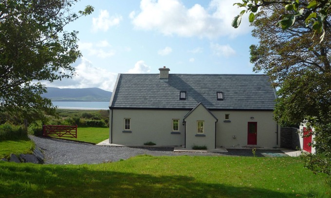 Emlaghmore Cabaña | Casa de estilo tradicional WiFi gratuito pocos pasos de la playa Reenroe Ballinskelligs