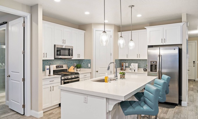 Washington Casa | ¡Para estrenar! Lujo 5 cama! Jacuzzi privado! Pozo de fuego! Comedor al aire libre! Patio trasero privado!