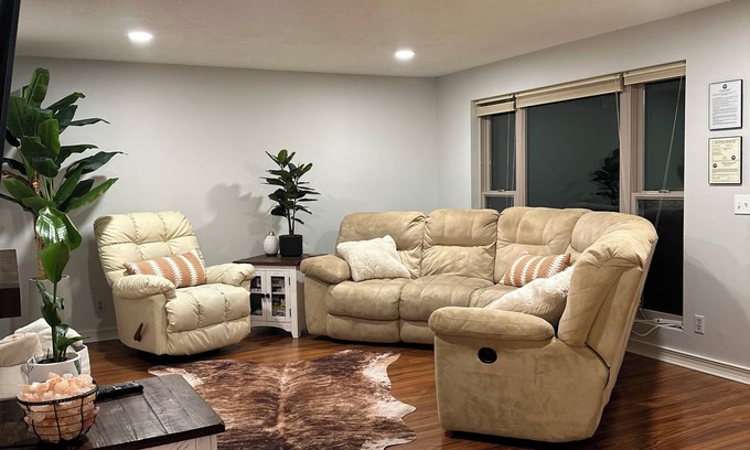 Hood River Casa | Tranquil 2-bedroom house with AC in Hood River