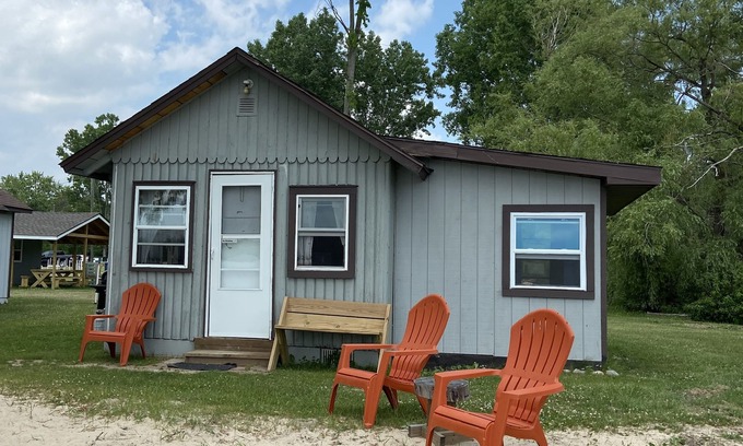 West Branch Cabina | Lkfrt Cabin, Clean, Cozy, Sandy Private Beach, capacidad para 4 personas