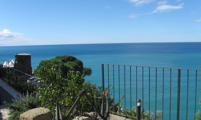 Riomaggiore Villa | Tranquila villa de Cinque Terre con espectaculares vistas al mar Mediterráneo