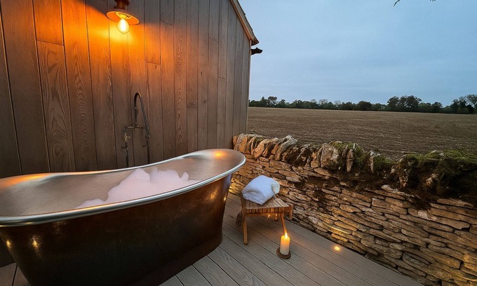 Daglingworth Cabaña | Tranquil dog friendly cottage with outdoor bath - Apple Tree Cottage, Daglingworth