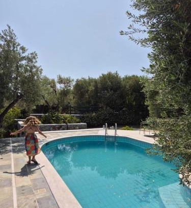 Plomari Casa | Tranquil Haven with Private Pool