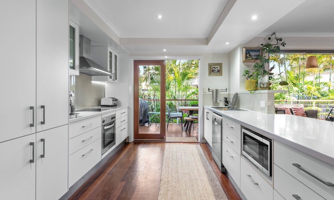 Redcliffe Casa | "Tranquil Hideaway in Central Redcliffe"