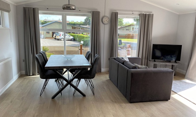 Wells Cabina | Tranquil Lodge Retreat in Wells