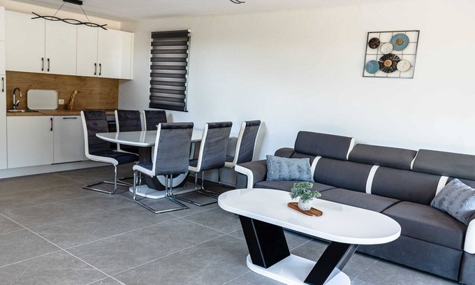 Terme Catez Casa | Tranquil Luxe Thermal Escape Mobile Home - Premium Mobile Home with Terrace