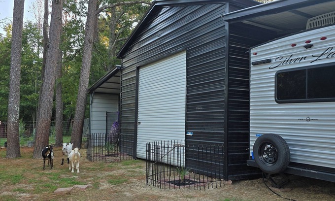 Aiken Casa | Tranquil RV in charming Aiken in private paddock with room for your horses.