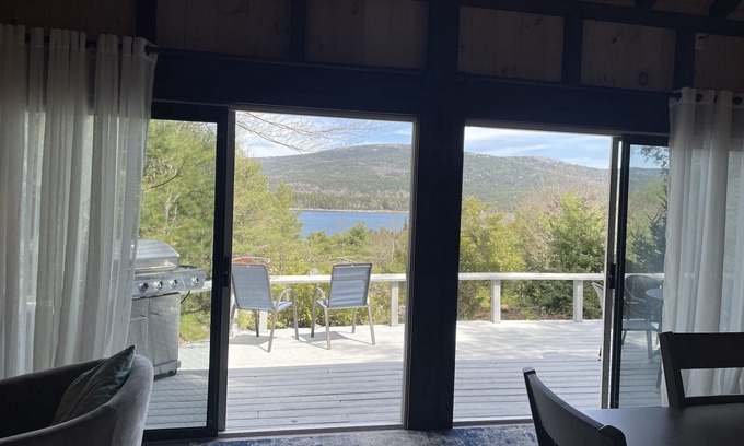 Hall Quarry Casa | Vistas tranquilas de Somes Sound y hermosa Sargent Mnt. en tu puerta