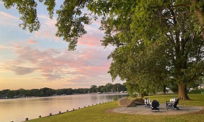 Shady Side Cabaña | Tranquil Waterfront Cottage in Shady Side - 50 minutes to DC