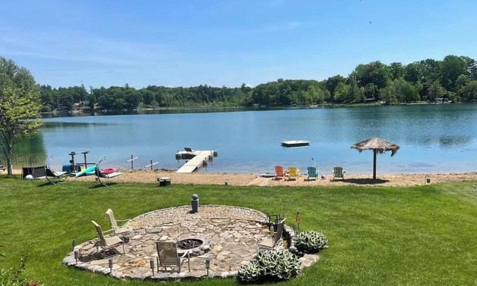 Smyrna Casa | Tranquil Waters on Blue Lake - Barrel Sauna, Hot Tub, Sleeps 12, Fire Pit