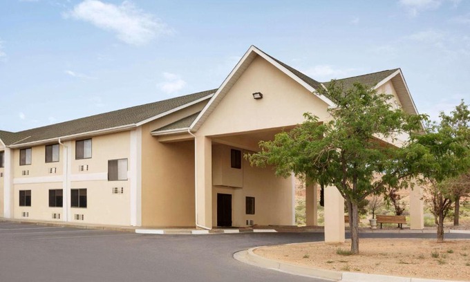 Belen Hotel | Travelodge by Wyndham Belen