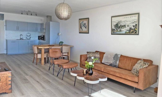 Grou Casa | | Travl.is Expats | NL # Grouw Lakeside Joy