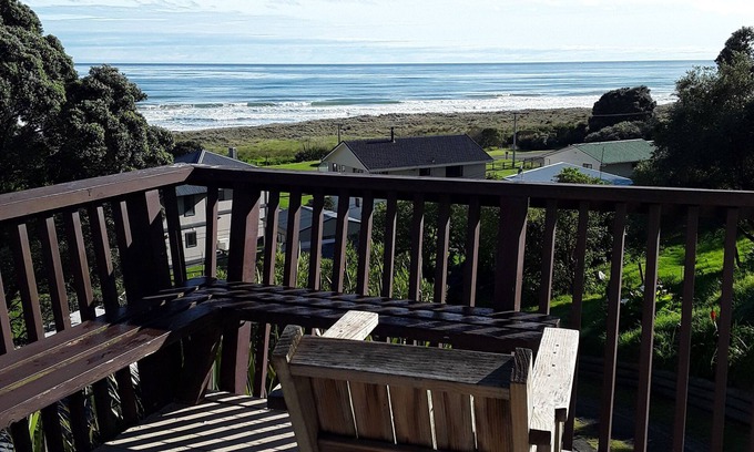 Waiotahi Casa | Tree tops to the sea