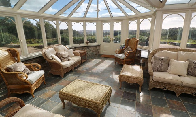 Truro Casa | Tregoninny Vineyard and Woodland Farmhouse